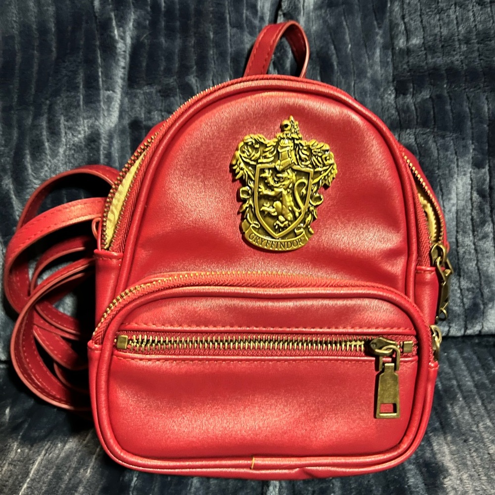 EUC Warner Bros Harry Potter Gryffindor Red Mini Backpack